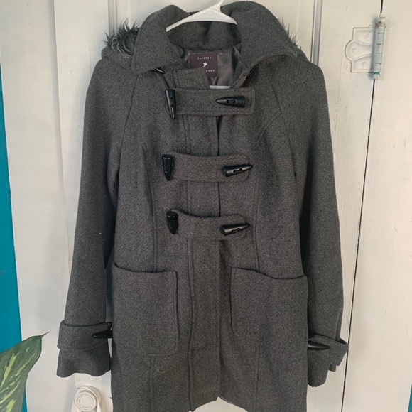 Grey winter coat - Picture 1 of 3